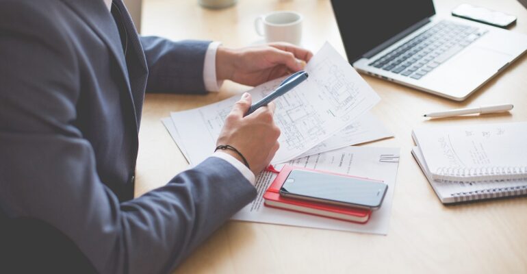 architecture-business-business-man-desk-1f47f1c710d198b84ceb9c044fa3b27d