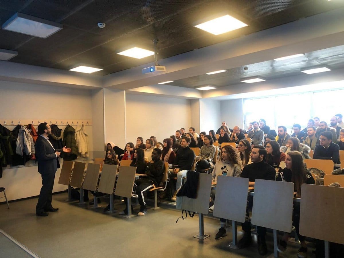 Bertay_Bahcesehir_Ela Unler dersi